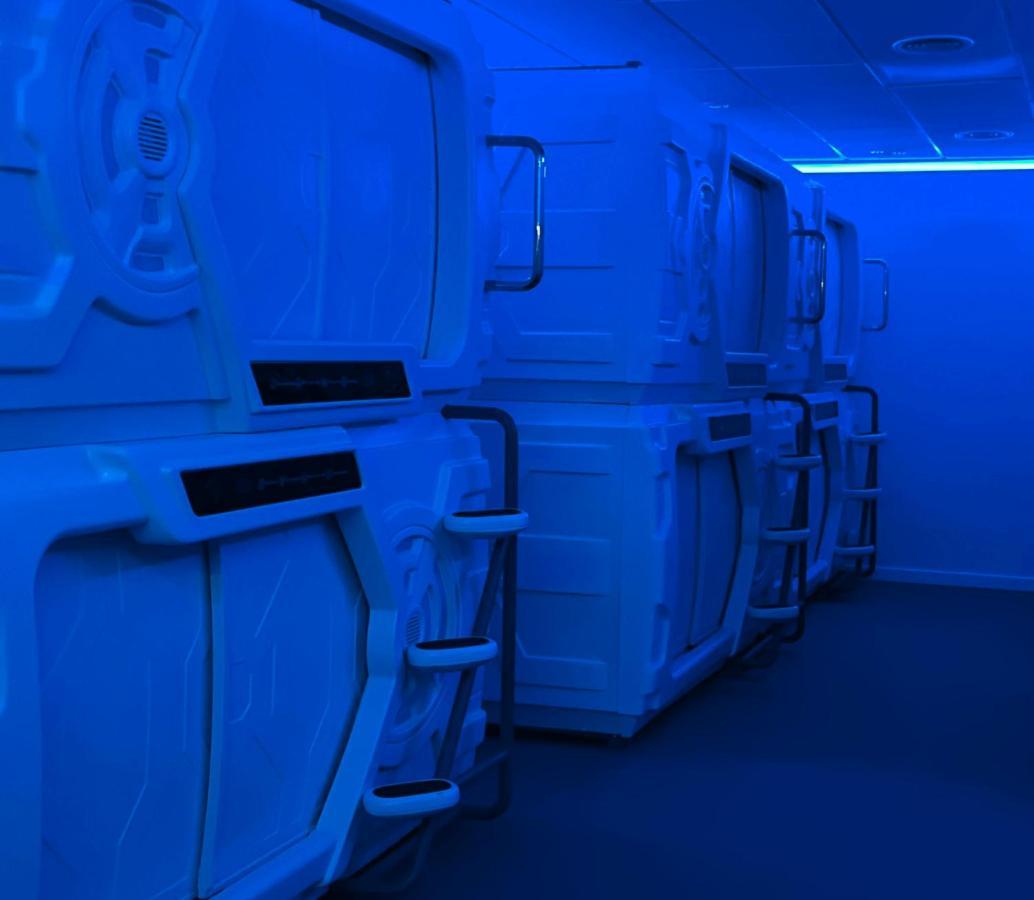 Good Vibes Only Capsule Hotel Cápsula *