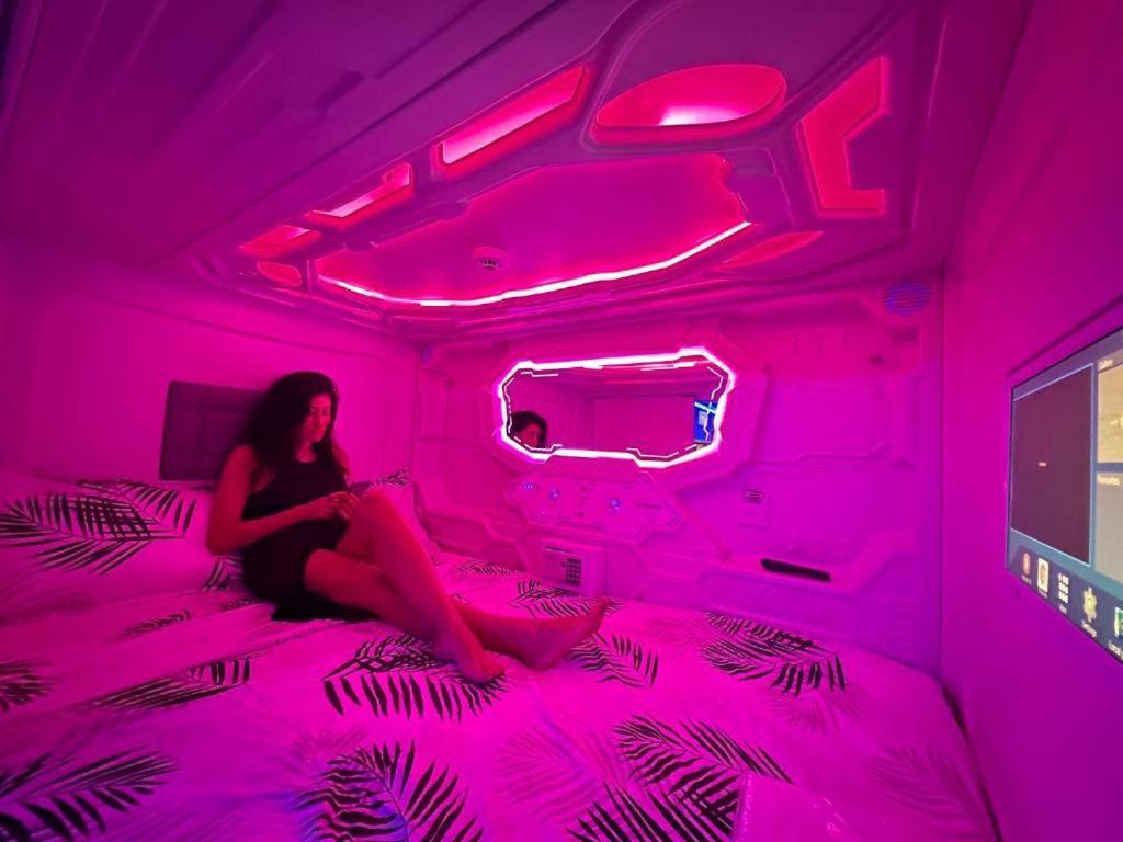 Good Vibes Only Capsule Hotel Cápsula *